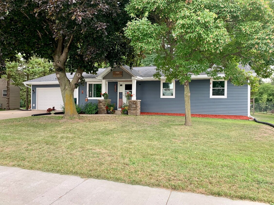 Primary Photo - 3540 N Gillett St