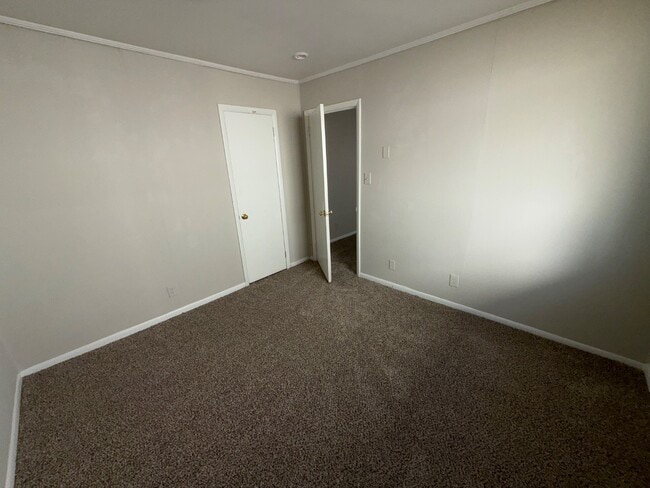 Foto del edificio - 3015 Batavia St