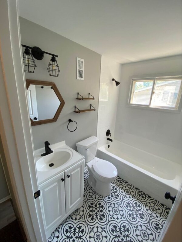 Building Photo - 5804 Briarwood Dr