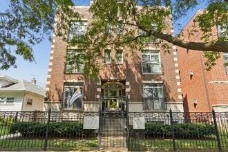 Building Photo - 7246 N Oakley Ave