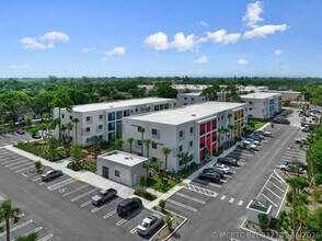Building Photo - 4260 Lakewood Rd