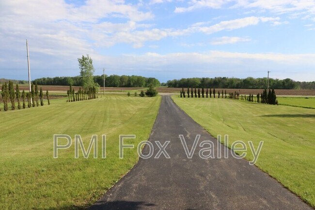 Foto del edificio - W6228 County Road F
