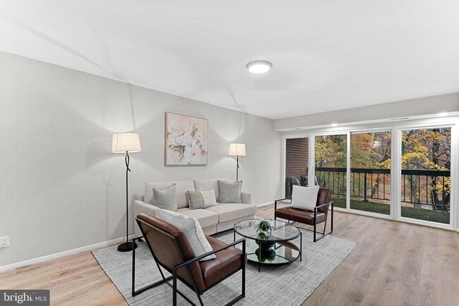 Building Photo - 11808 Breton Ct