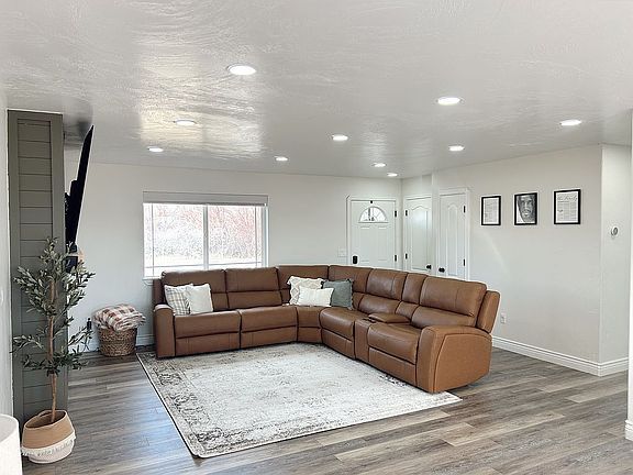 Foto del edificio - 627 W 2000 N