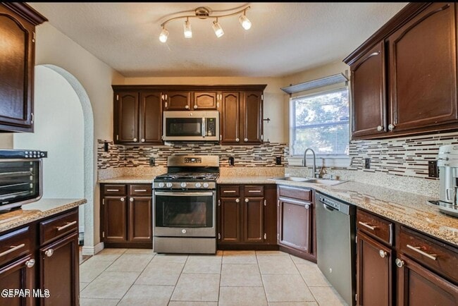 Building Photo - 1208 Diamond Cove Pl