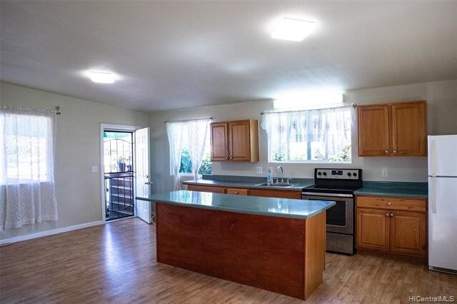 Primary Photo - 1355-A Hoohulu St