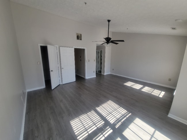 Building Photo - 1817 Triple Feather Rd