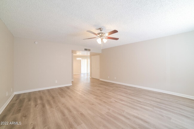 Building Photo - 7635 W Heatherbrae Dr