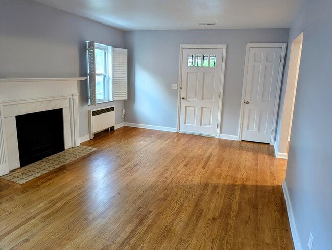 Living - 5236 Ralph Ave