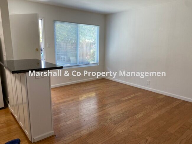 Building Photo - 520 D St