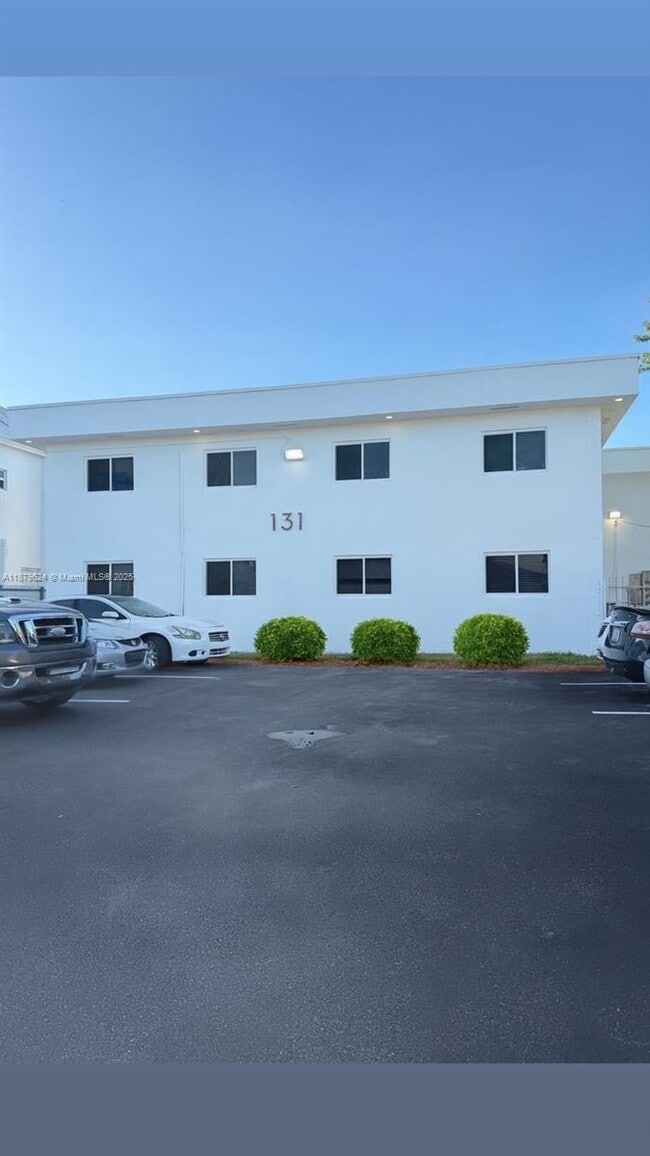 Foto del edificio - 131 NW 77th St