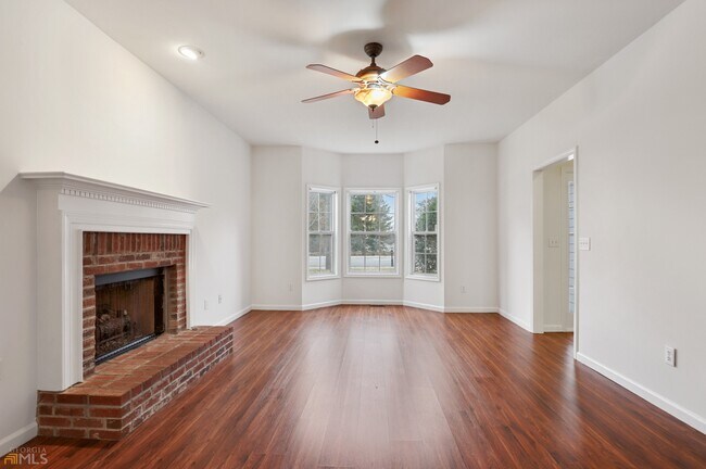 Building Photo - 5098 Pine Mountain Rd