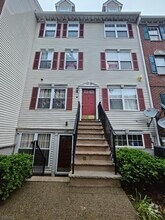 Building Photo - 157 W Market St