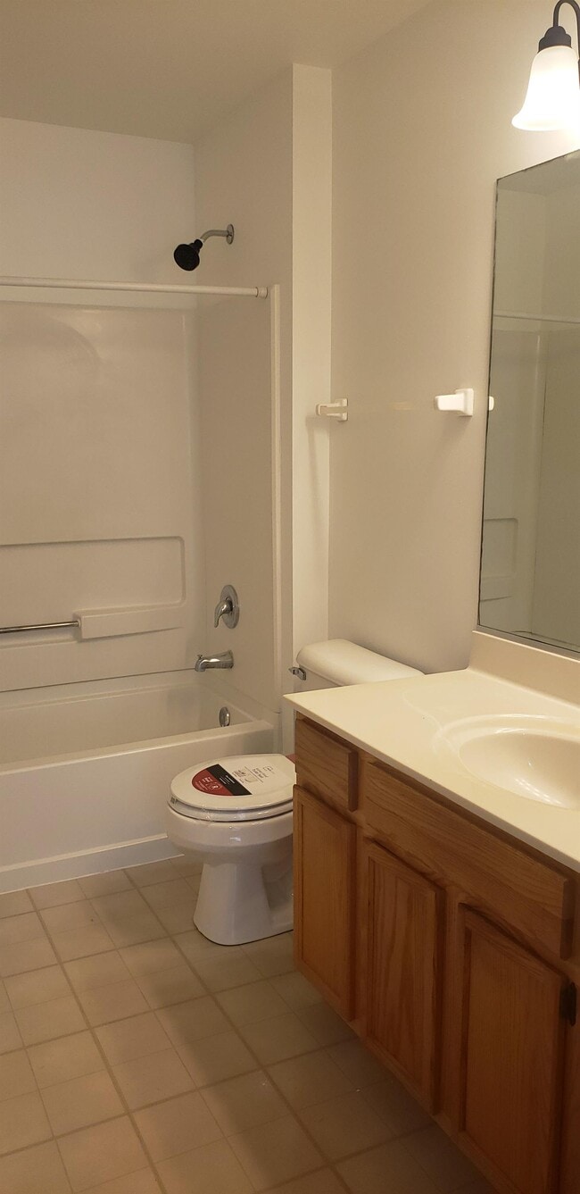 Building Photo - 717 Silverstone Dr