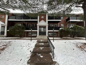 Building Photo - 157 6th Ave