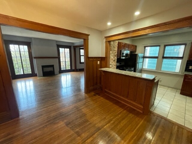 Foto del edificio - 76 Cottage St