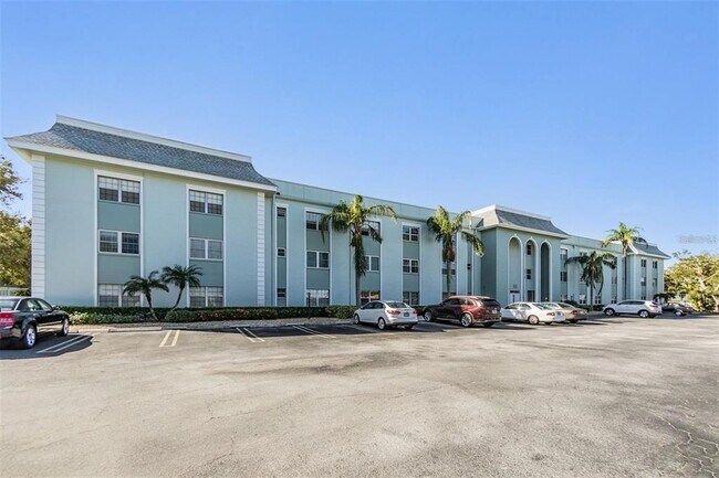 Foto del edificio - 1706 Belleair Forest Dr