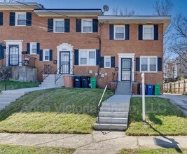 Building Photo - 821 Maury Ave