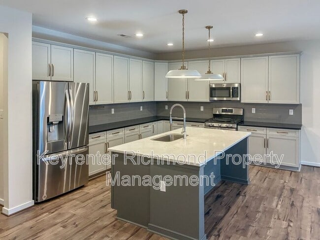 Foto del edificio - 18341 Palisades Ct