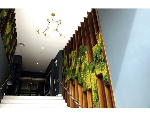 Building Photo - 45 Burnett St