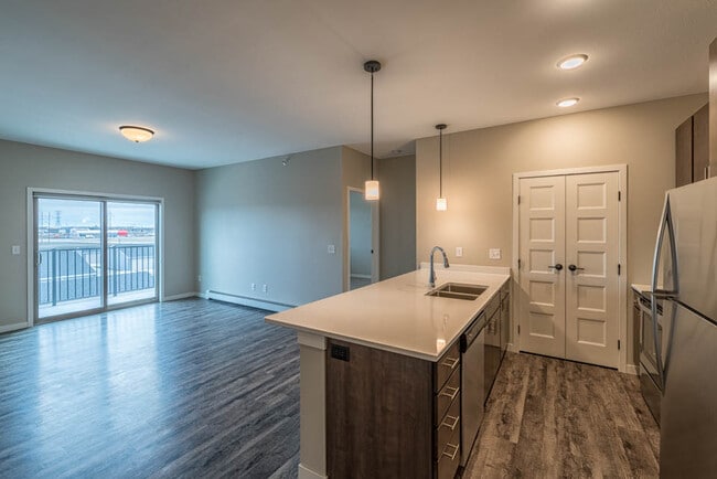 Building Photo - Encore Apartments