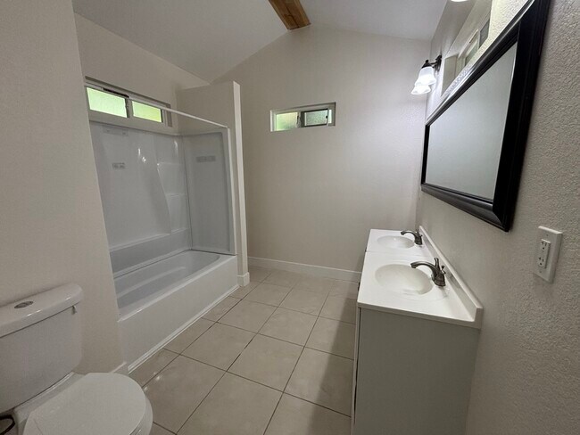 Foto del edificio - 3303 N Shingle Rd