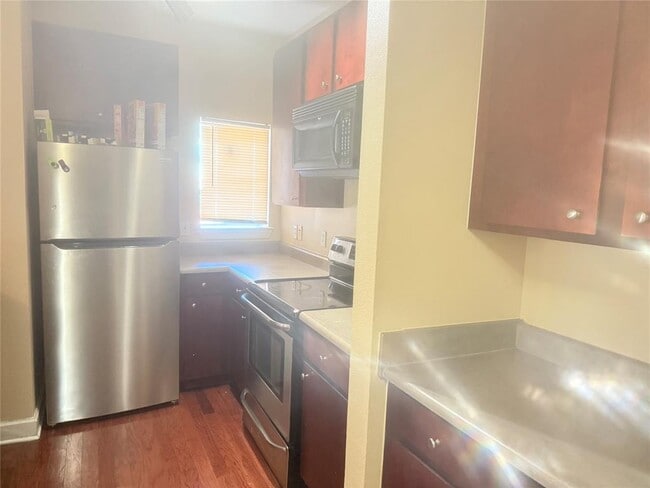 Building Photo - 1901 Crossing Pl