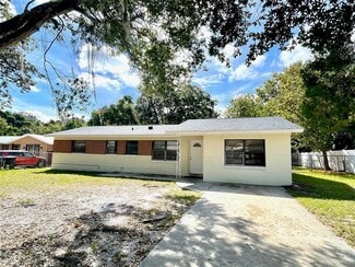 Building Photo - 3204 Sutton Dr