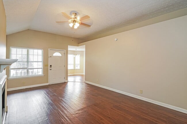 Building Photo - 4020 Calumet Dr