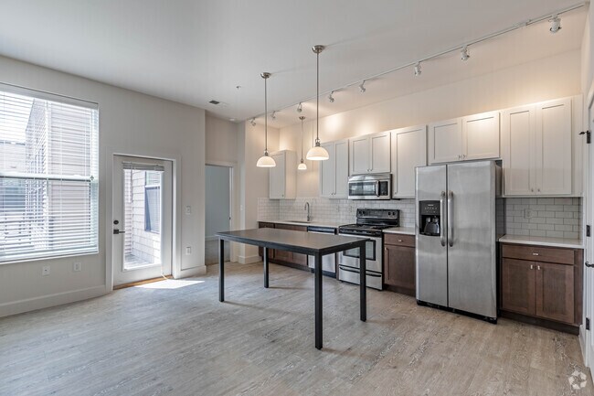 2 Hab, 2 Ba - 1.033 ft² - Plano de planta: The Clara - Peake Apartments