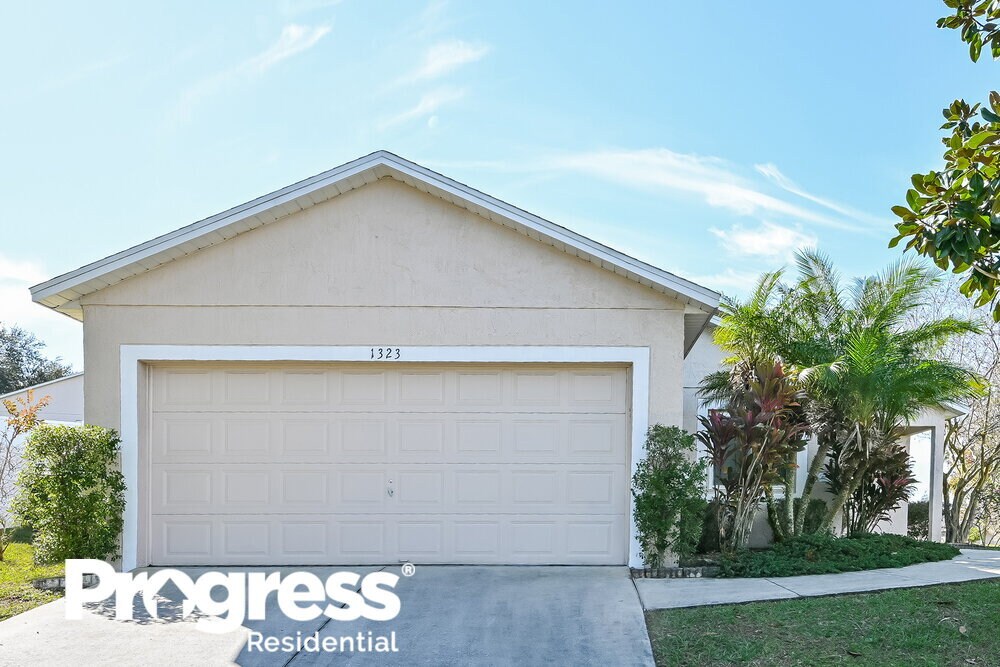 Primary Photo - 1323 Hillview Dr