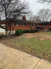 Building Photo - 2095 S Linda Dr