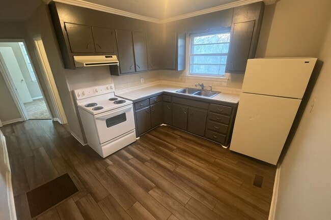 Building Photo - 5011 Brewer Ct