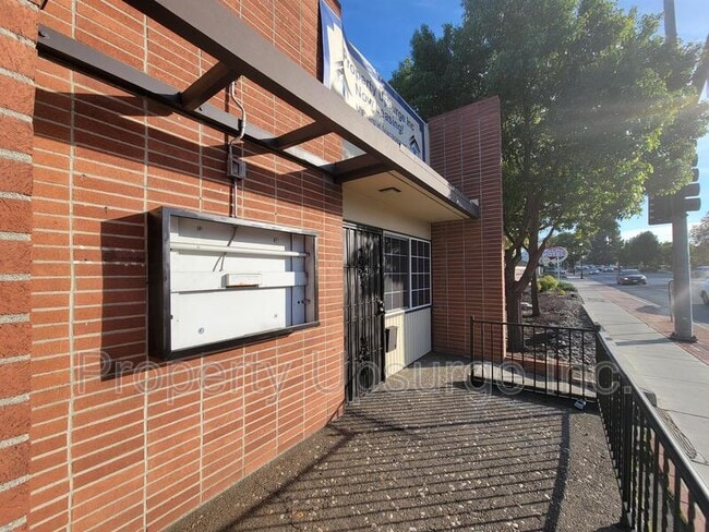 Foto del edificio - 1901 Railroad Ave