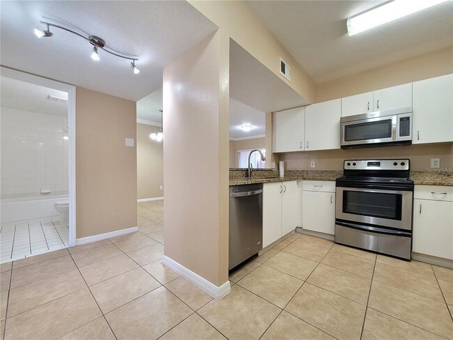 Building Photo - 533 Villa Del Sol Cir