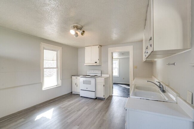 Foto del edificio - 491 Allyn St