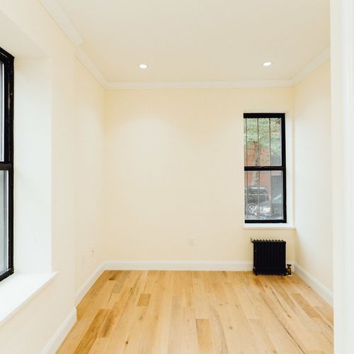 Building Photo - 946 Bushwick Ave