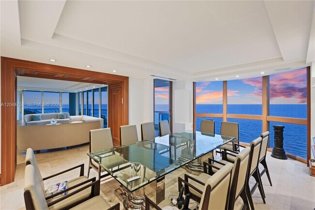 Foto del edificio - 5025 Collins Ave