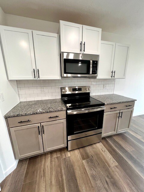 Cocina eléctrica - Microondas - 800 Hoffman Hills Blvd