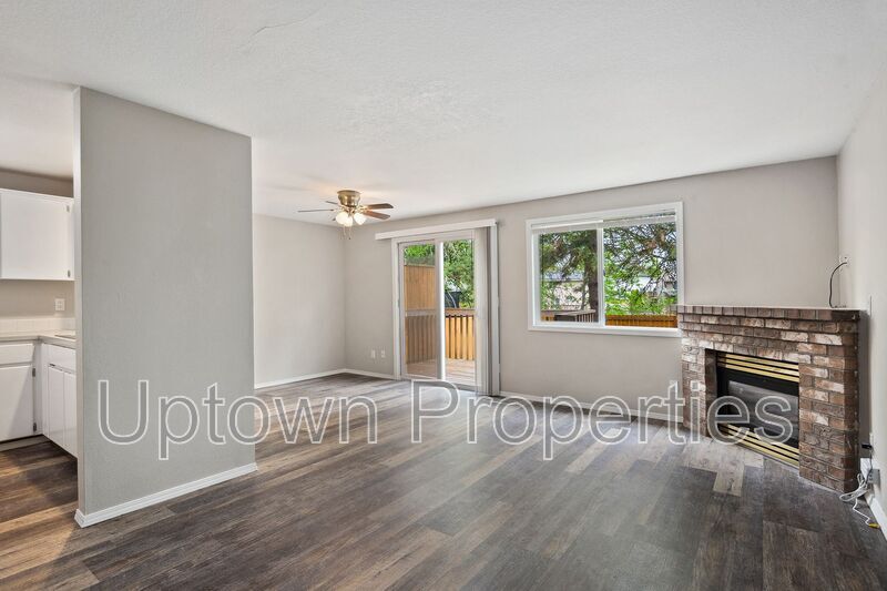 Primary Photo - 6133-6135 SE Frances St.