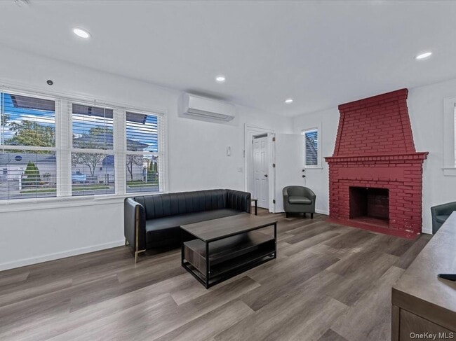 Foto del edificio - 21 James L L Burrell Ave