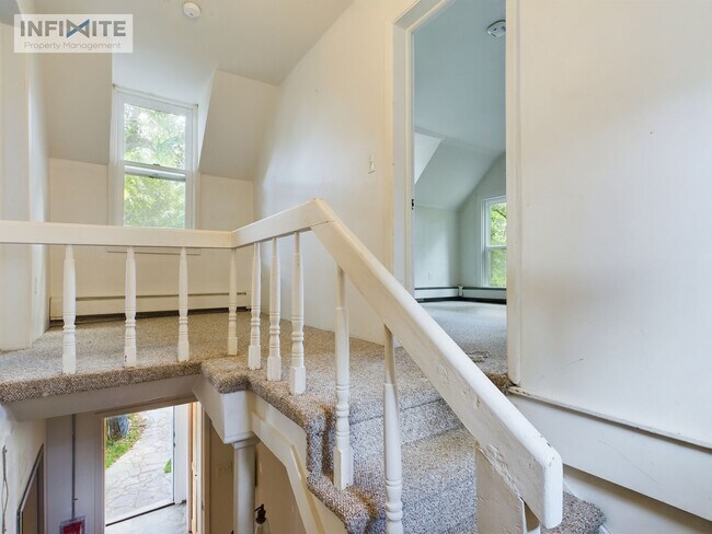 Building Photo - 3 bedroom - Water, Sewer, Gas and Electric Paid by Owner