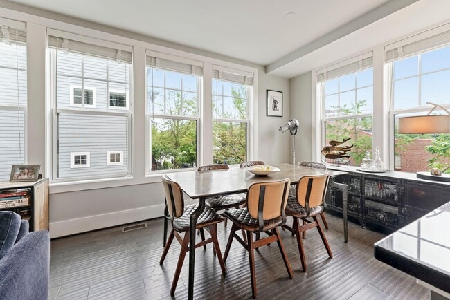 Foto del edificio - 783 Morton St NW