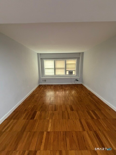 Foto del edificio - 230 Farmington Ave