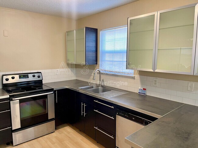 Building Photo - 118 Prity Ct