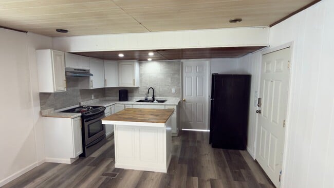 Building Photo - 54 Mahoning Ave