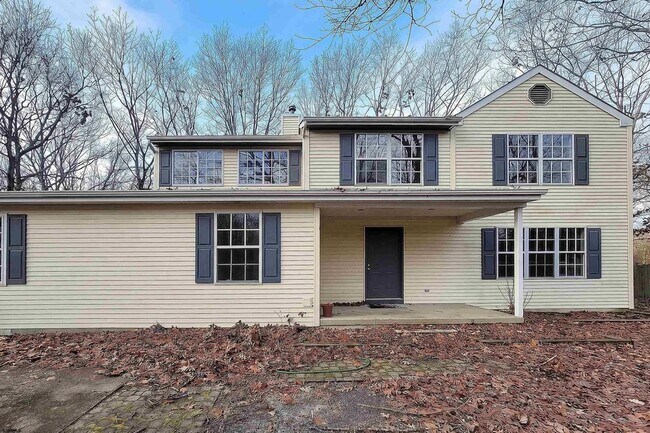 Building Photo - 1 Broadmoor Dr