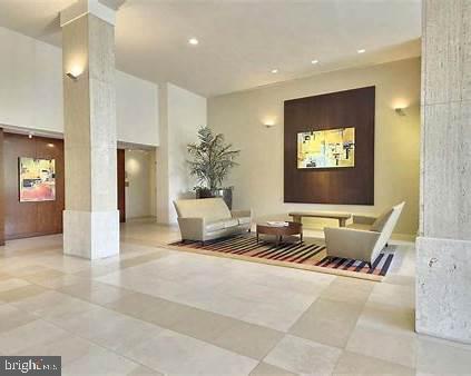 Foto del edificio - 301 N Beauregard St