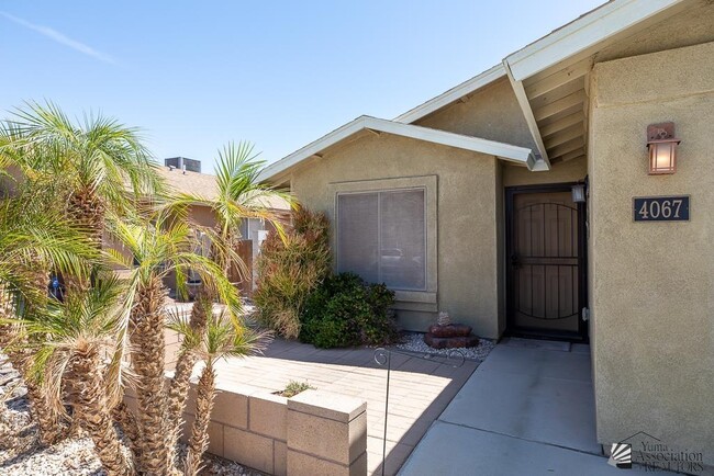 Building Photo - 4067 S Sunlight Way