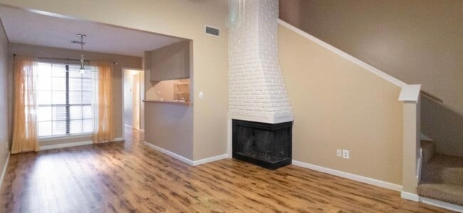 Building Photo - 208 Long Plantation Blvd